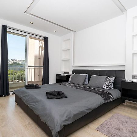 Modern 2 Bedroomed Apartment In Gzira Luaran gambar
