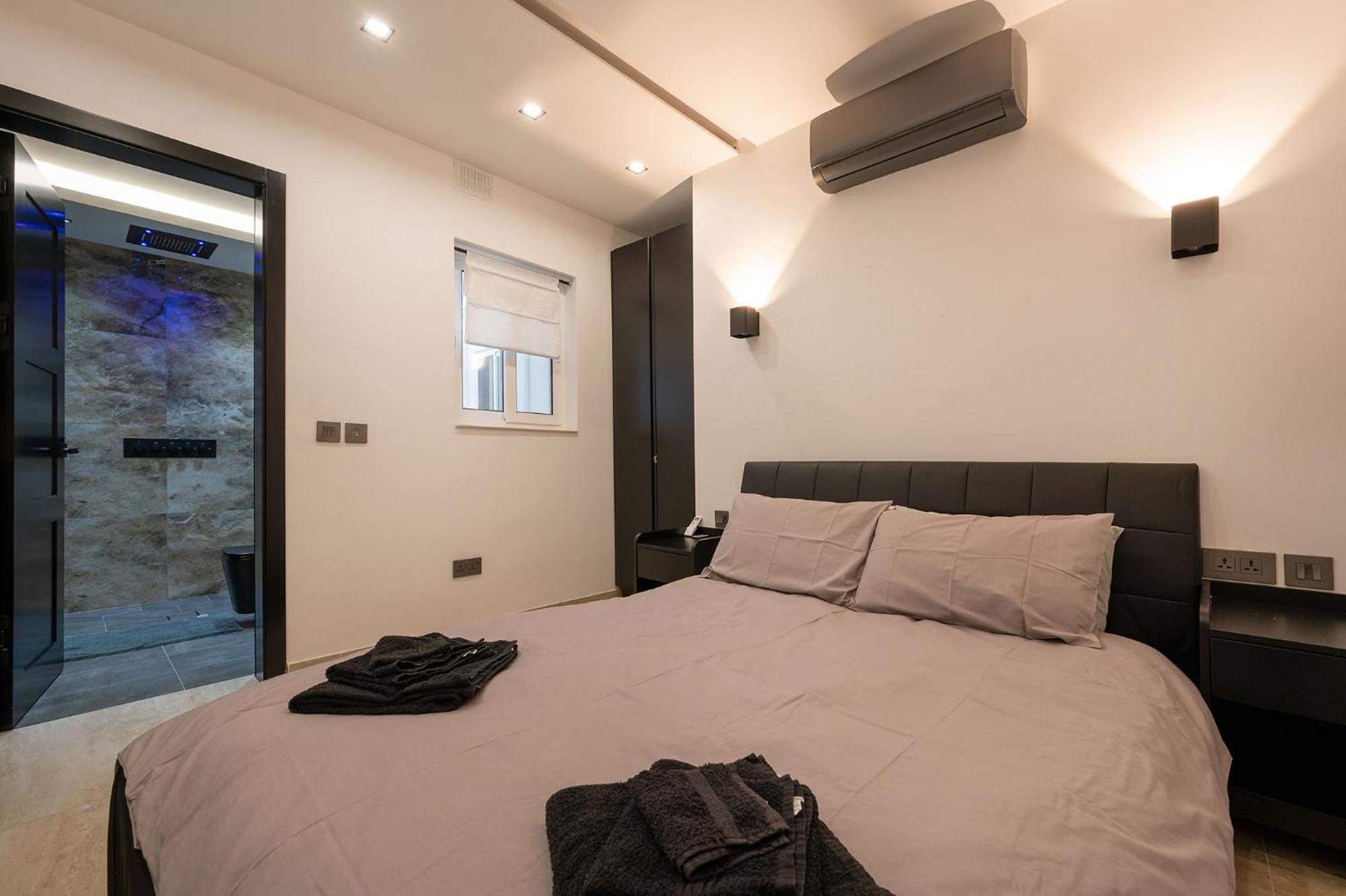 Modern 2 Bedroomed Apartment In Gzira Luaran gambar